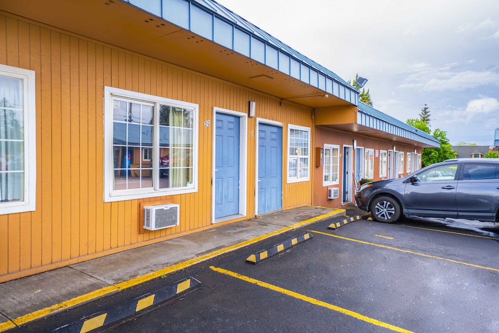 Royal Gateway Motel By OYO - photo 55