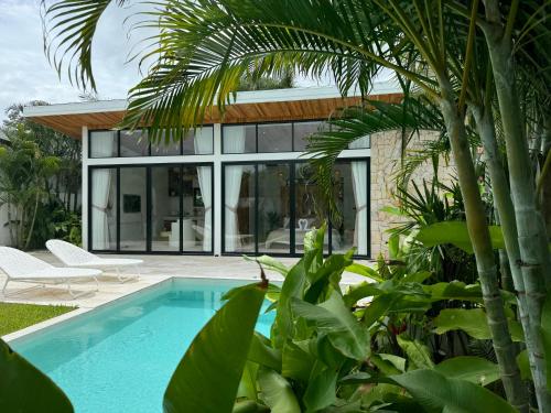 Luxurious Tropical Retreat 1B Private Pool Villa — 4-Star Luxury Hotel in Koh Samui, Thailand