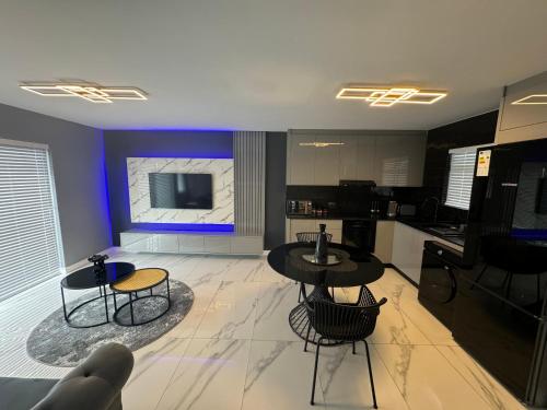 Exclusive Ultra Luxury A Cut Above Apartments Century City by Vvip Bookings