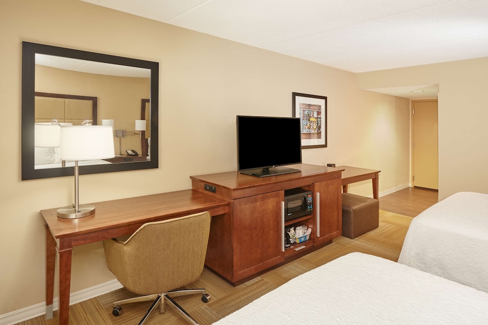 Hampton Inn Lafayette - photo 16