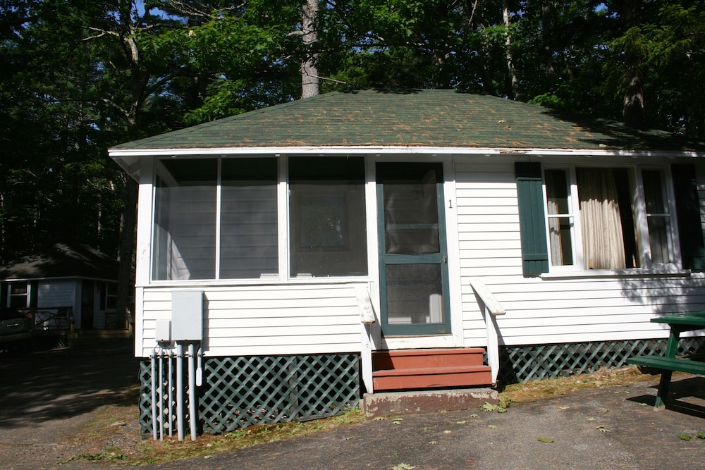 Hinckley's Dreamwood Cottages - photo 46