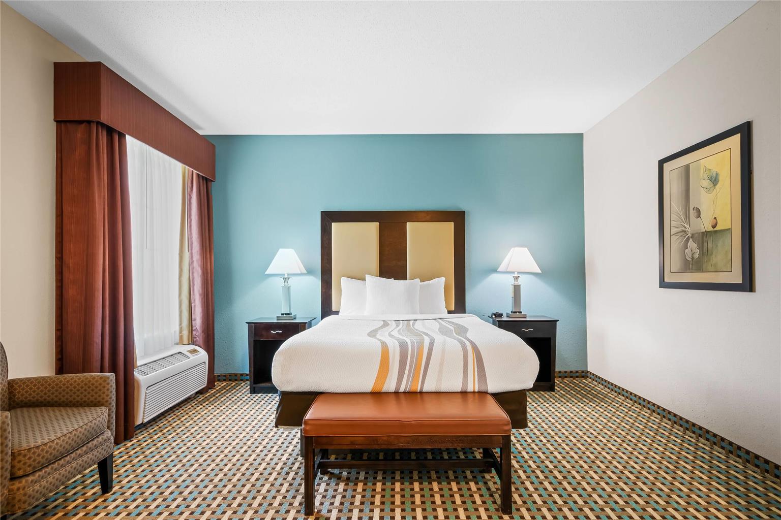 La Quinta Inn & Suites by Wyndham Stonington Mystic Area - photo 37