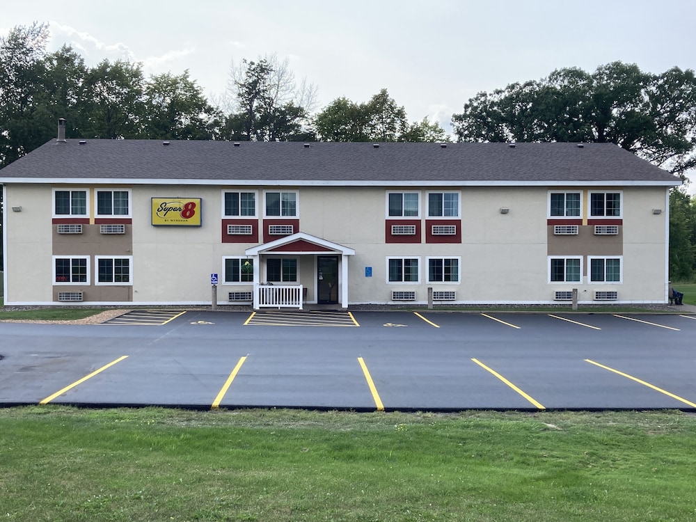 Super 8 by Wyndham Chisago City - photo 37