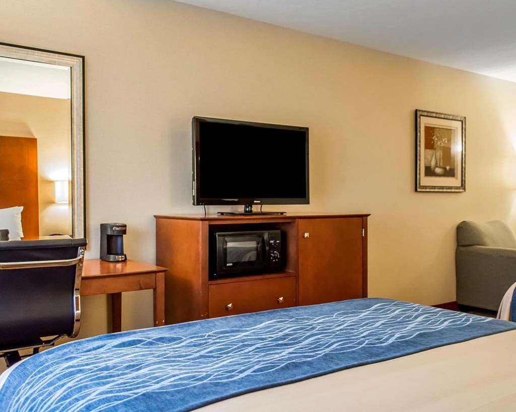 Comfort Inn & Suites Franklin East - photo 22