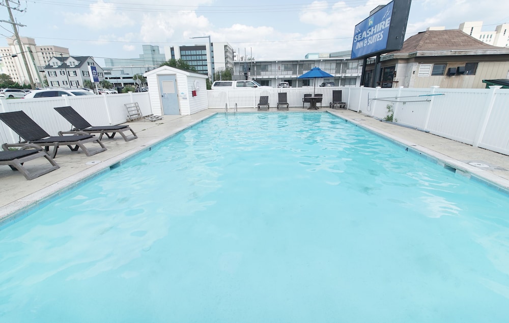 Seashire Inn & Suites - photo 21