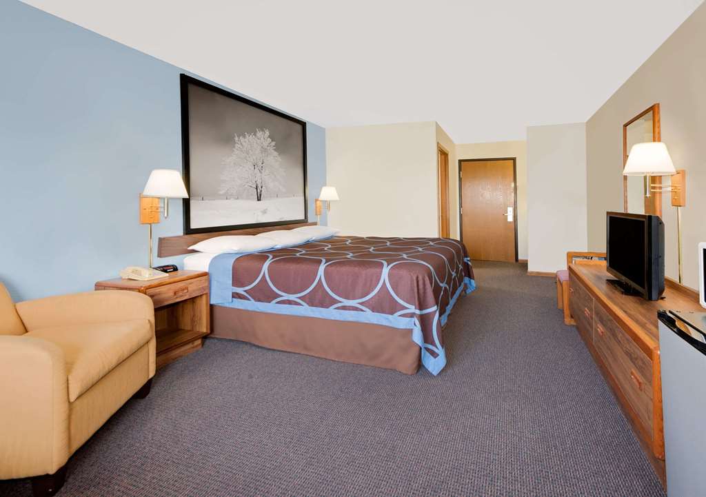 Super 8 by Wyndham Centerville - photo 9