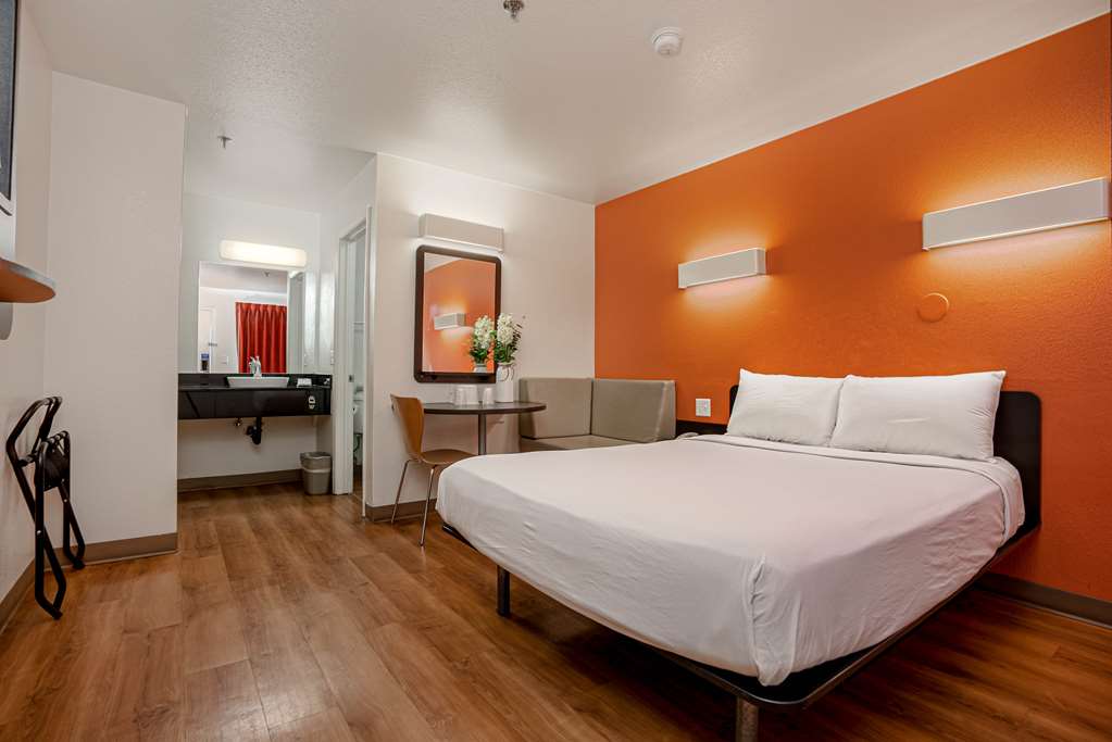 Motel 6 Temecula CA Historic Old Town - photo 11