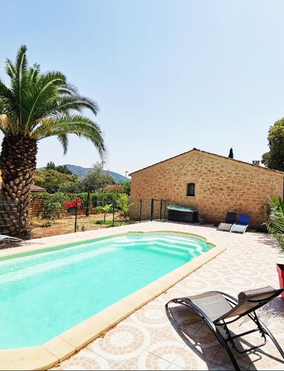 Hotes Octon — hotel in Saint-Andre-De-Sangonis
