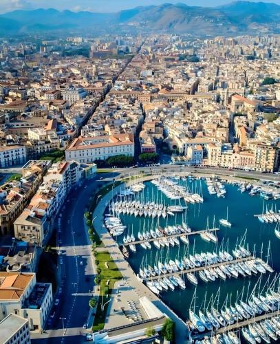 Le Antiche Porte — 4-Star Luxury Hotel in Palermo, Italy