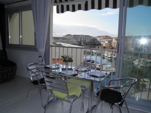 Appartement Sète 1 pièce 4 Personnes FR 1 338 11 — 4-Star Luxury Hotel in Sete, France