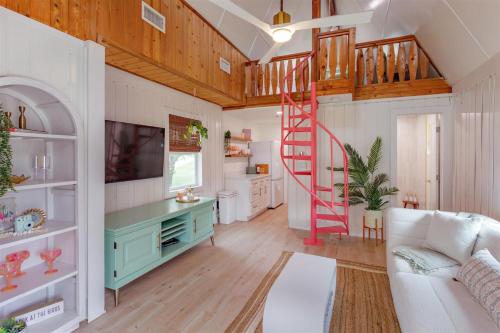 Beautiful cottage near Lake Louisa & mins from Disney Vehicle Rental Available — 4-Star Luxury Hotel in Clermont, United States