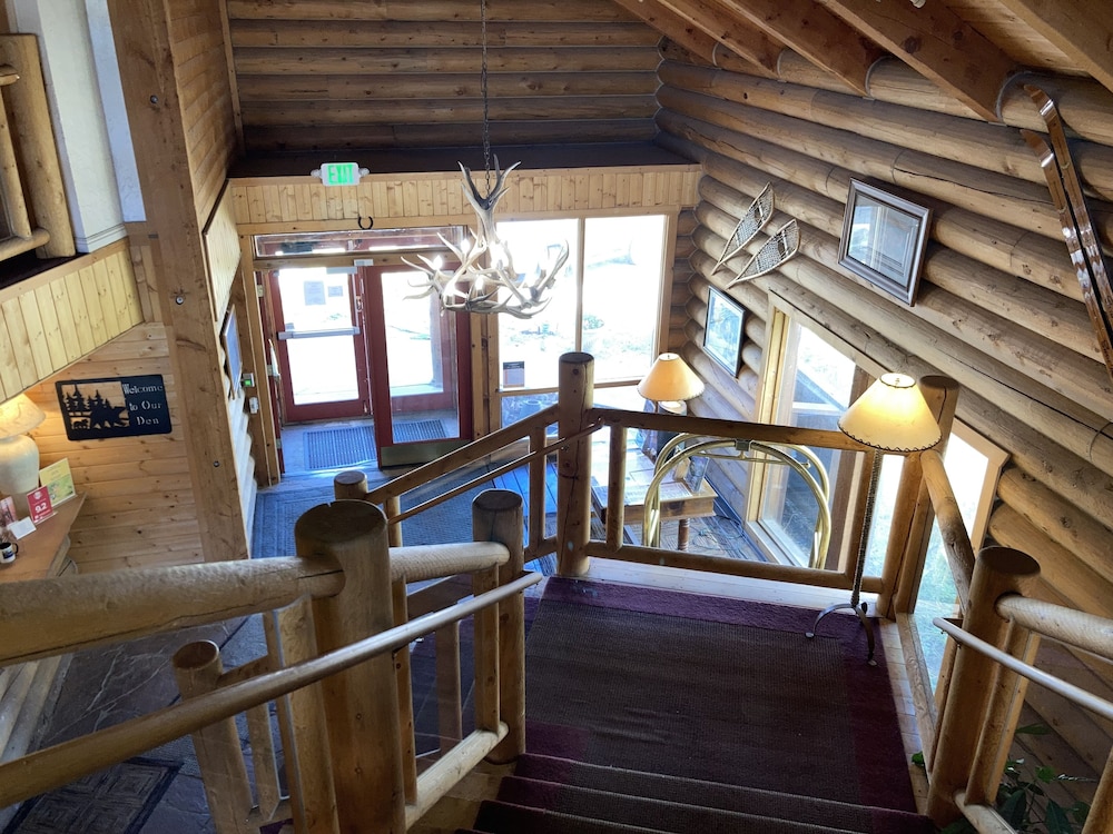 The Boulder Creek Lodge - photo 3
