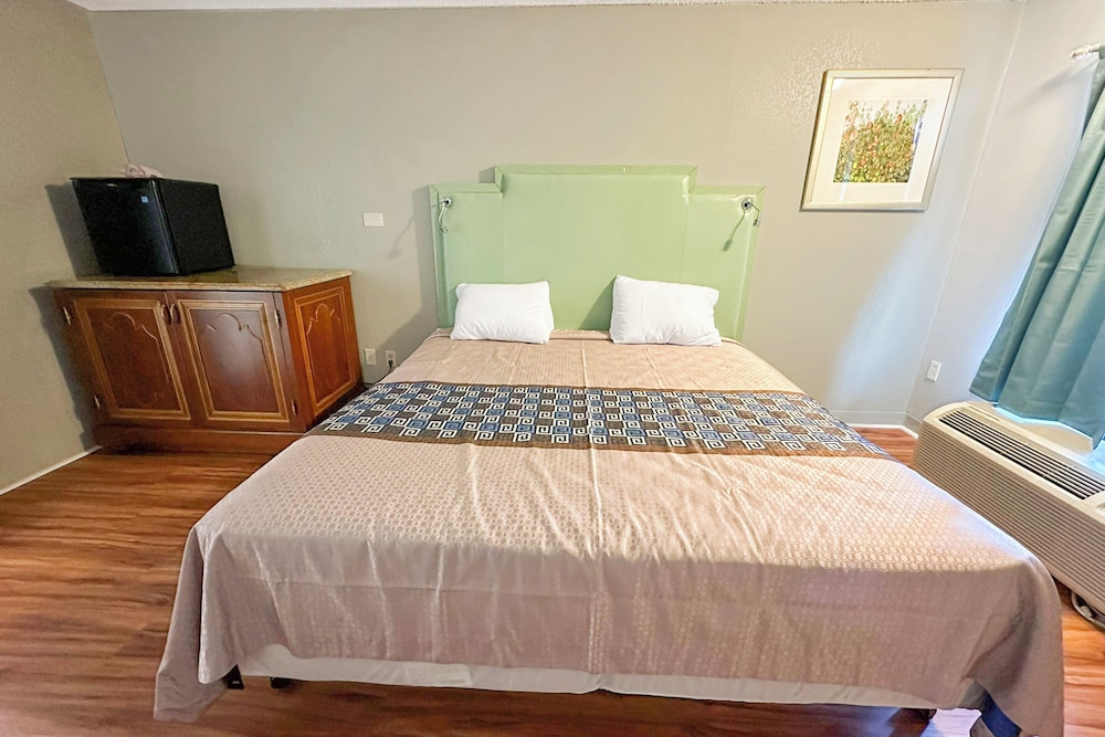 Hahira Inn By OYO near Valdosta - photo 26