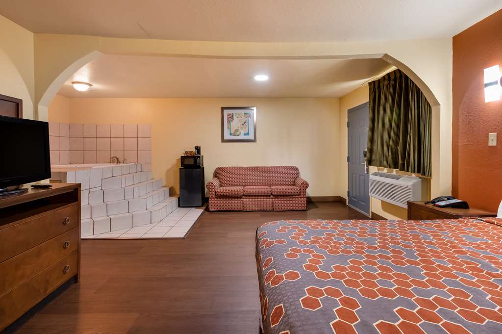 Relax Inn and Suites - photo 23