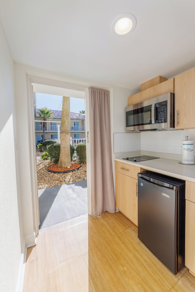 Dunes Inn & Suites - photo 15