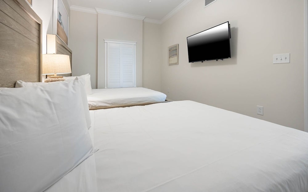 Phoenix Gulf Towers 2104 4 Bedroom Condo - photo 12