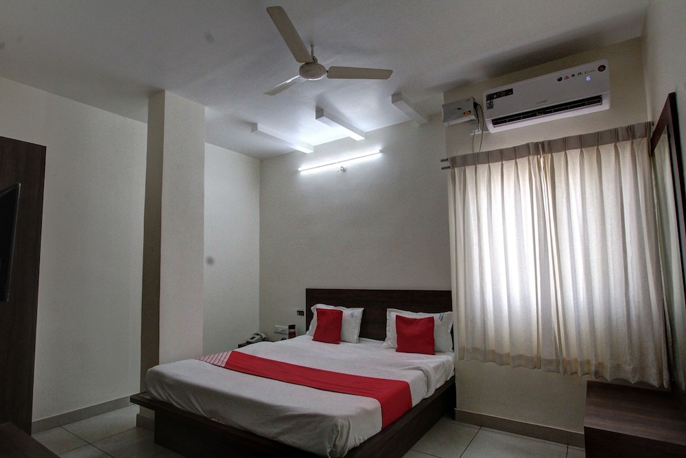 SPOT ON 29404 Kruthika Comforts — hotel in Channarayapatna
