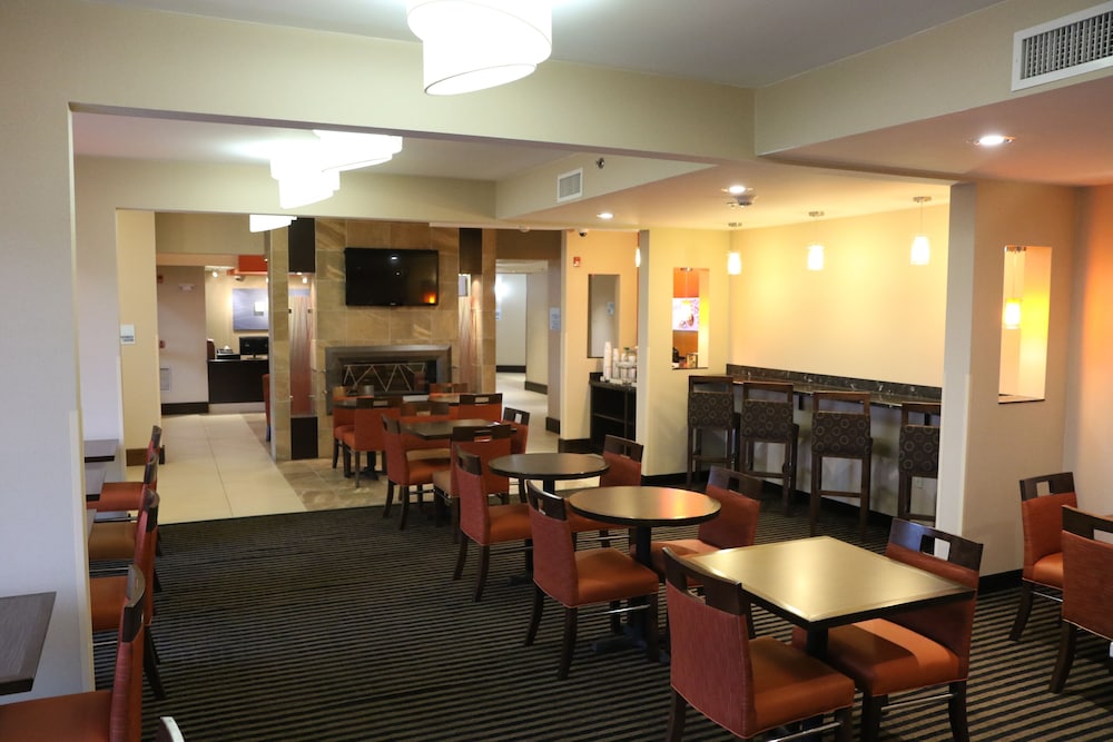 Holiday Inn Express Pittsburgh East Mall Area by IHG - photo 22