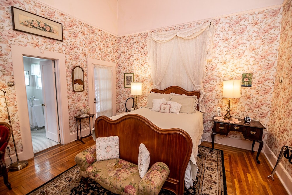 The Blenman House Inn - photo 8