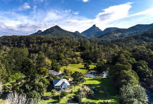 Mavis's Cabins @ Mt Warning — 4-Star Luxury Hotel in Murwillumbah, Australia