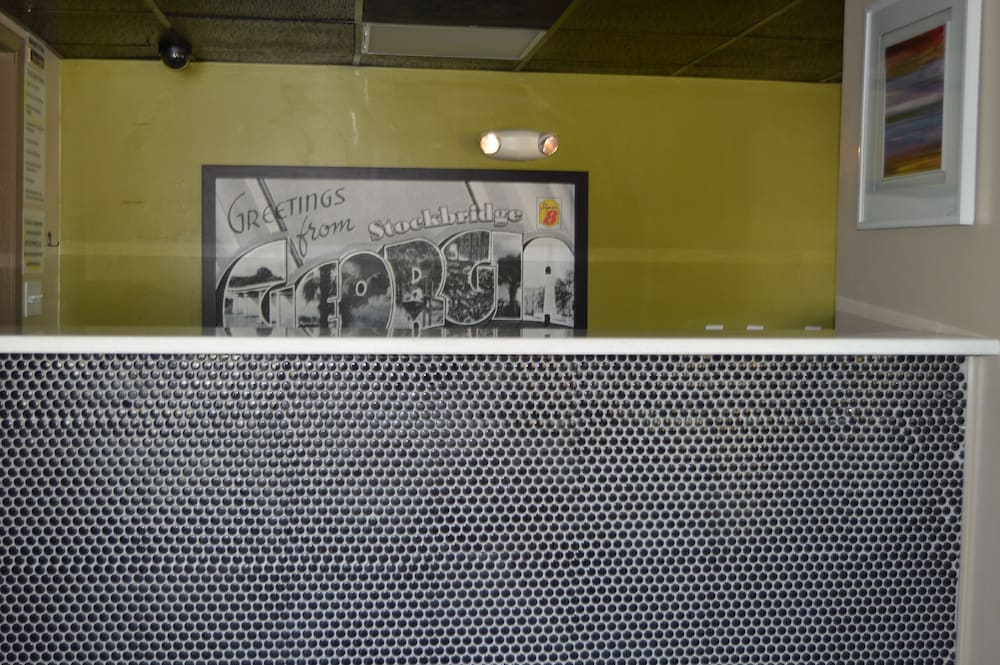 Super 8 by Wyndham Stockbridge - photo 4