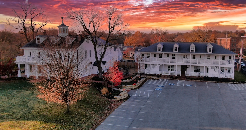 The Inn at Elijah McLeans in Washington, United States