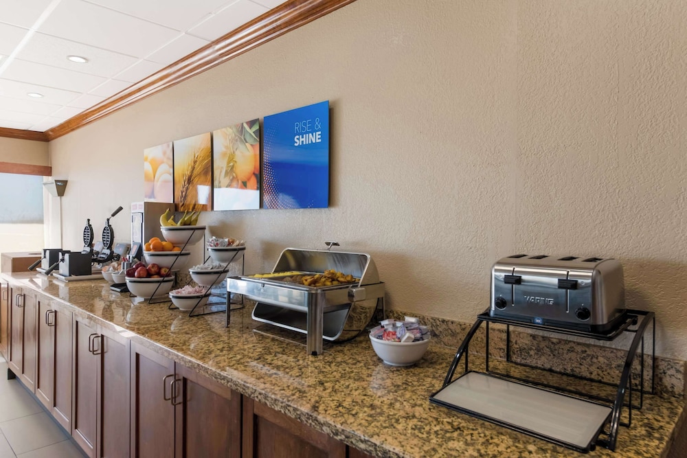 Comfort Inn South Oceanfront - photo 52