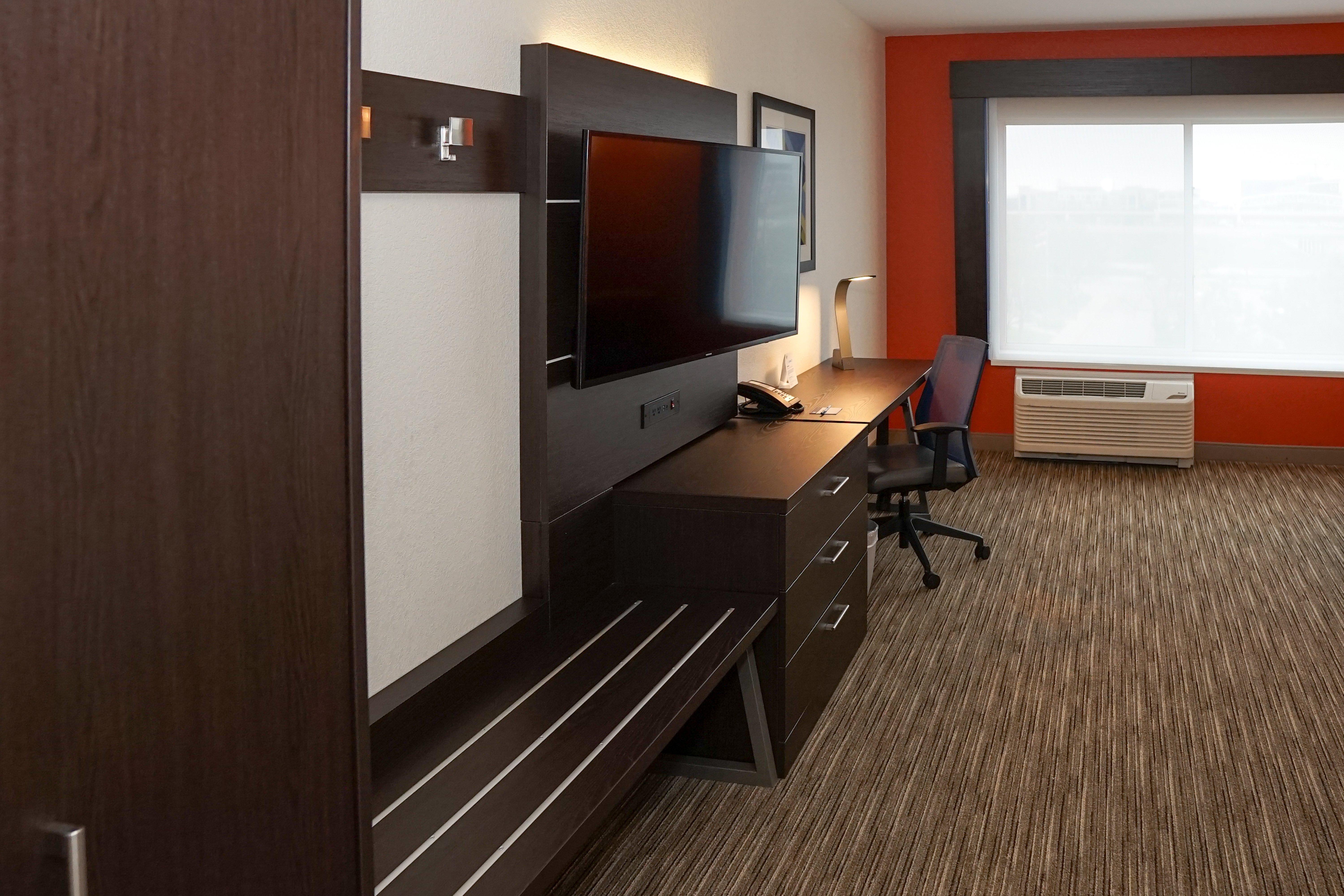 Holiday Inn Express & Suites Denver Aurora Medical Campus - photo 12
