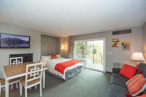 River View 2 Bedroom — 4-Star Luxury Hotel in Bend, United States