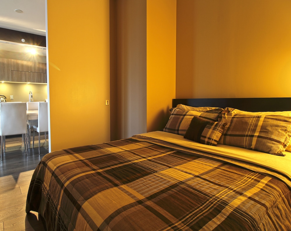 2 Bedroom and 1 Bedroom Spectacular Apartments — 4-Star Luxury Hotel in Toronto, Canada
