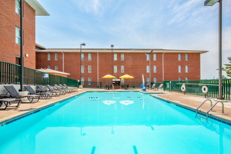 Holiday Inn Express in Hoge Hall On Ft. Leavenworth. - photo 7