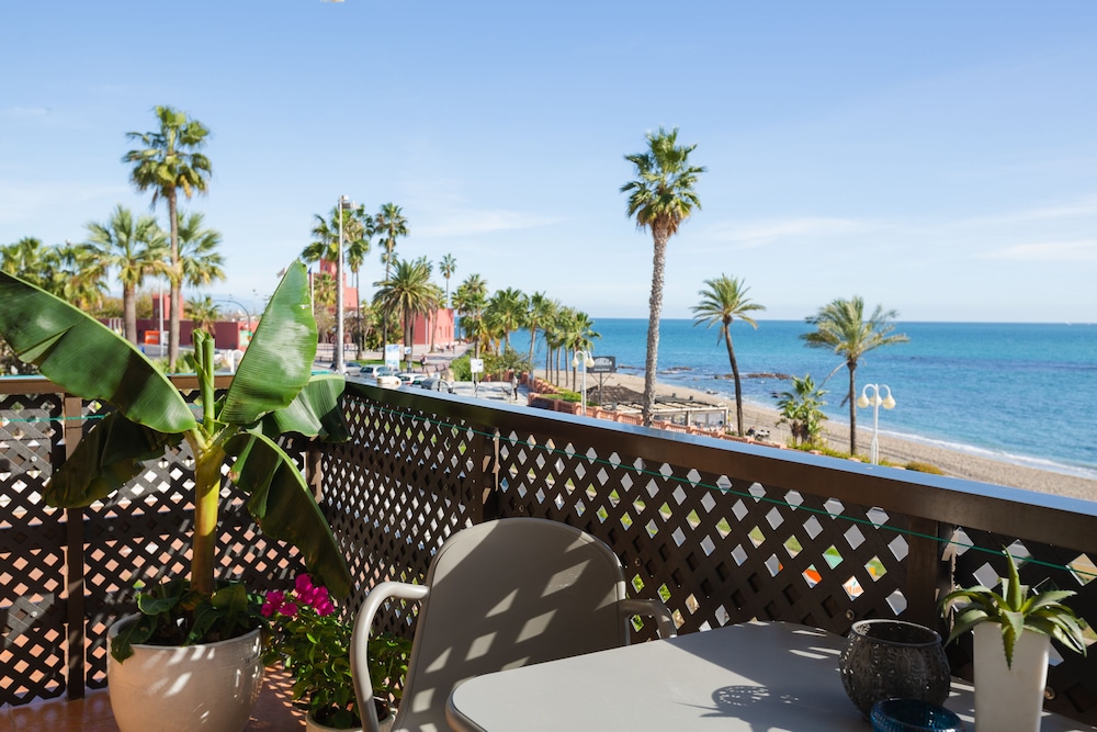 Apartamento espectaculares vistas al mar — 4-Star Luxury Hotel in Benalmadena, Spain