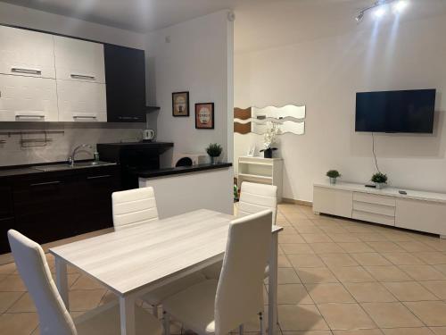 F&G Airport Stay — 4-Star Luxury Hotel in Fiumicino-Isola Sacra, Italy