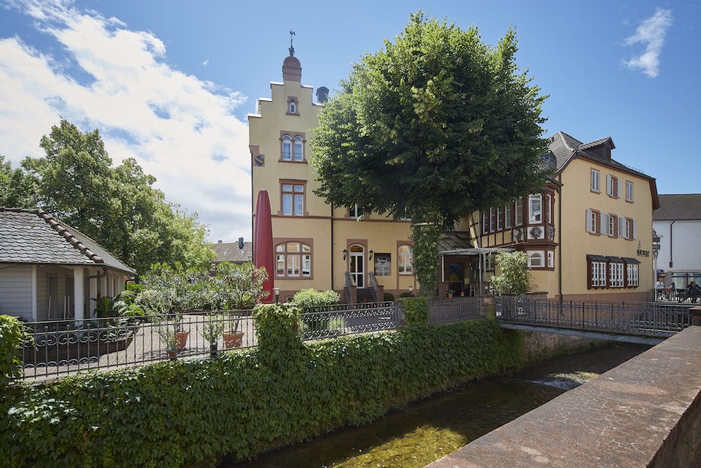 Hotel Restaurant Badischer Hof — Buhl