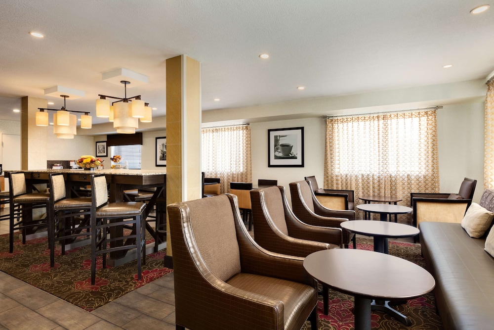 Hampton Inn Clackamas - photo 28