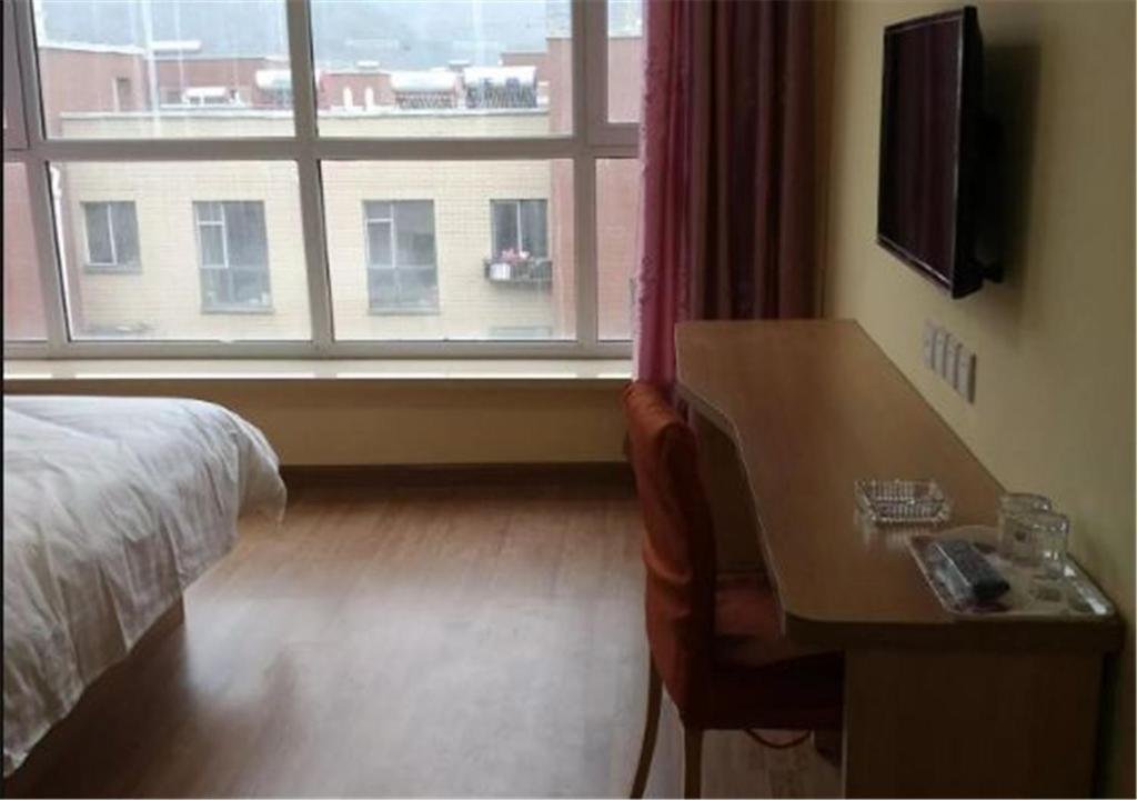 Xingyue Express Inn — hotel in Tonghua