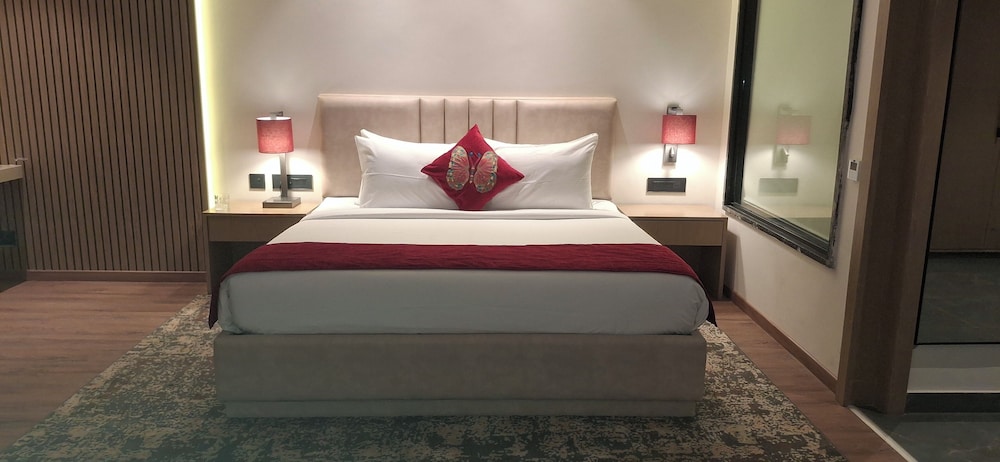 Rosastays Hansi Hisar — Hansi