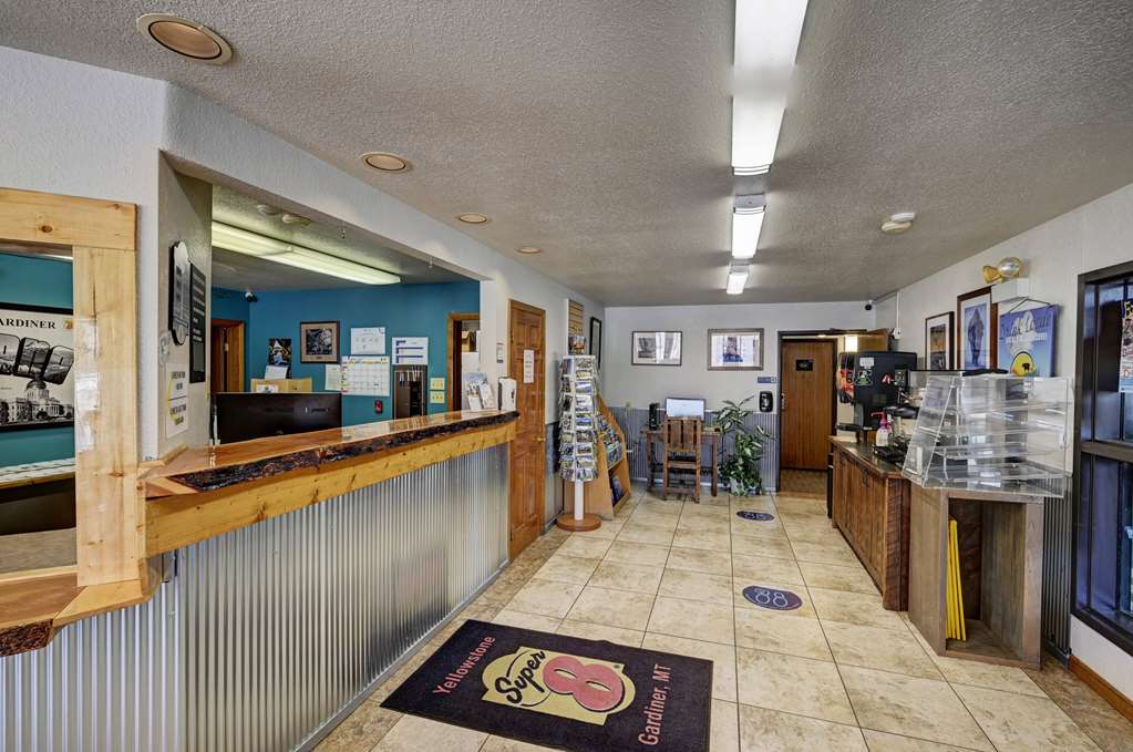 Super 8 by Wyndham Gardiner Yellowstone Park Area - photo 41