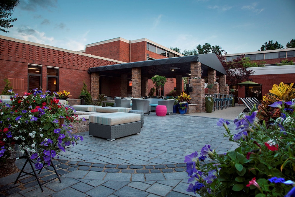DoubleTree by Hilton Akron Fairlawn - photo 23