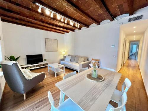Bright Spacious Family Flat In Central Barcelona — Barcelona