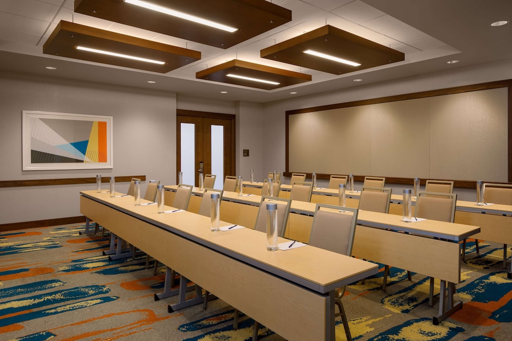 DoubleTree by Hilton Pittsburgh Cranberry - photo 97