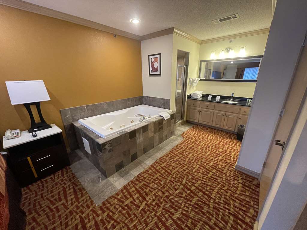 Best Western Aspen Hotel - photo 10