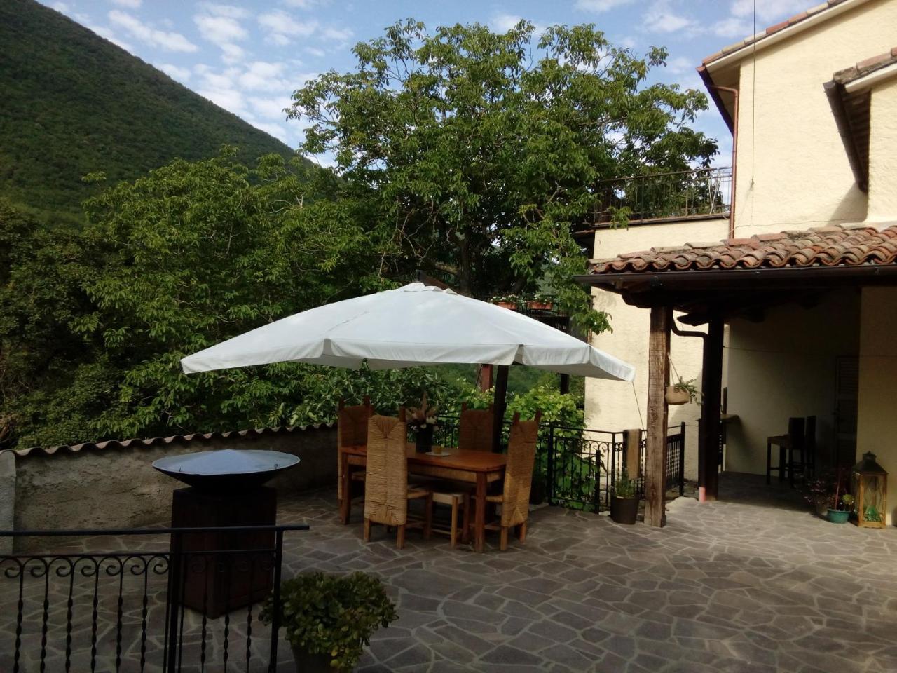 Bed & Breakfast Sentiero 54 — 4-Star Luxury Hotel in Cantiano, Italy