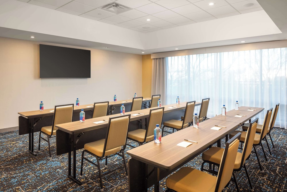 Hampton Inn & Suites by Hilton Cottonwood - photo 30