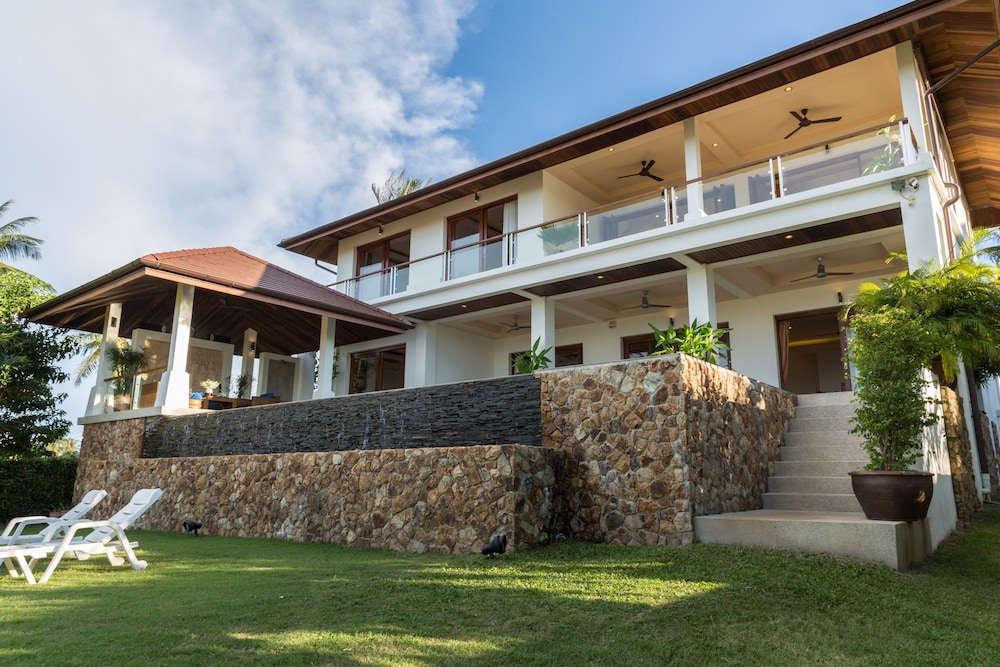 Peerapat Villa — 4-Star Luxury Hotel in Koh Samui, Thailand