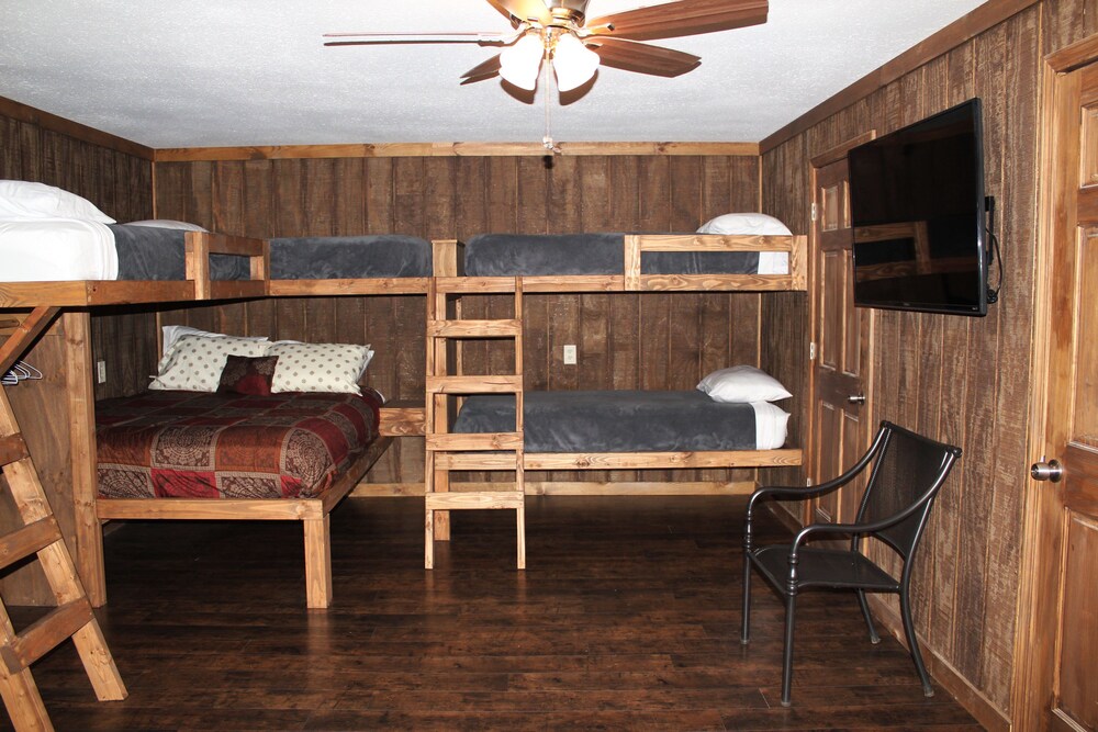 Shawnee Trails Lodging and Suites - photo 12
