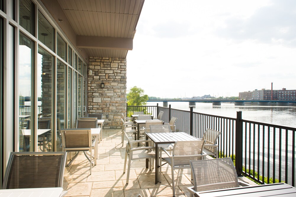 Holiday Inn Express & Suites Rock Falls by IHG - photo 11