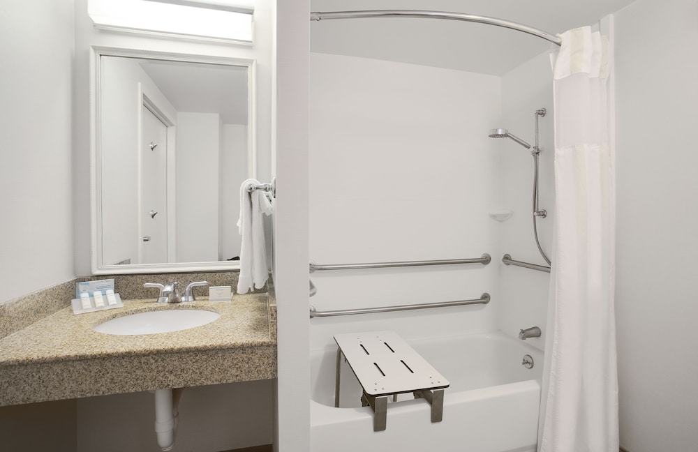 Hilton Garden Inn Saratoga Springs - photo 34