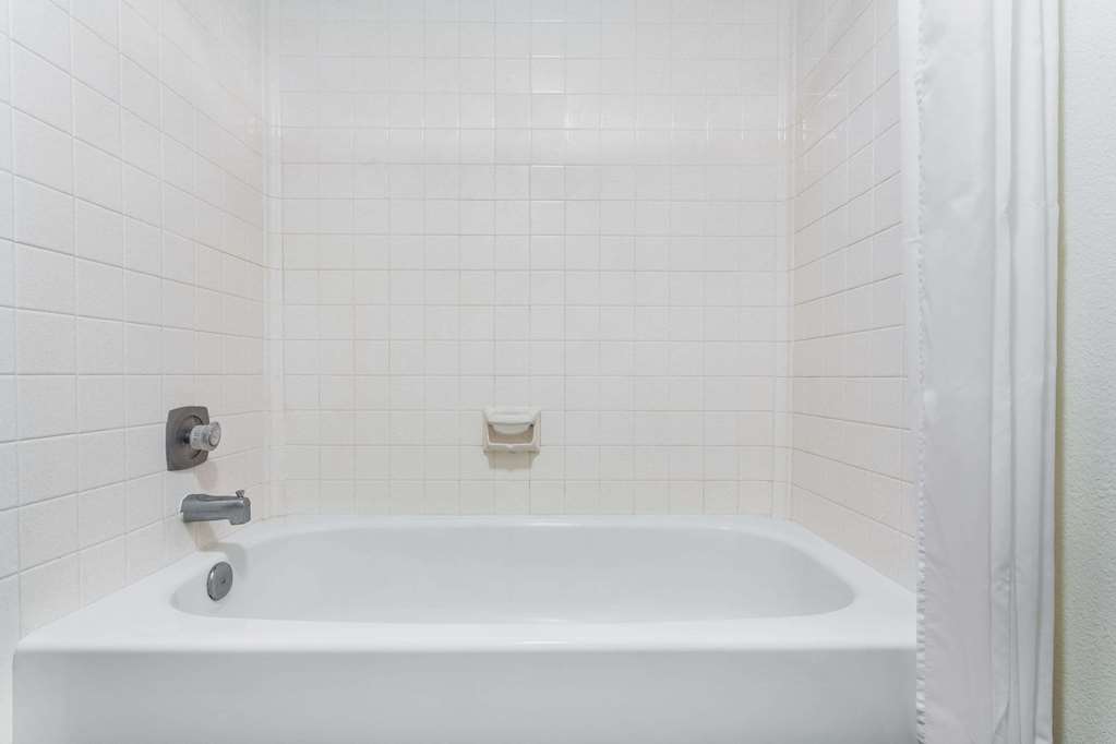 Super 8 by Wyndham Diamondville Kemmerer - photo 12