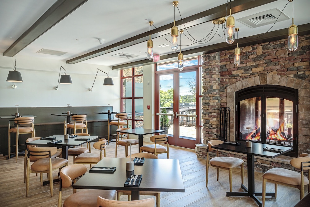 The Embers Hotel - photo 92